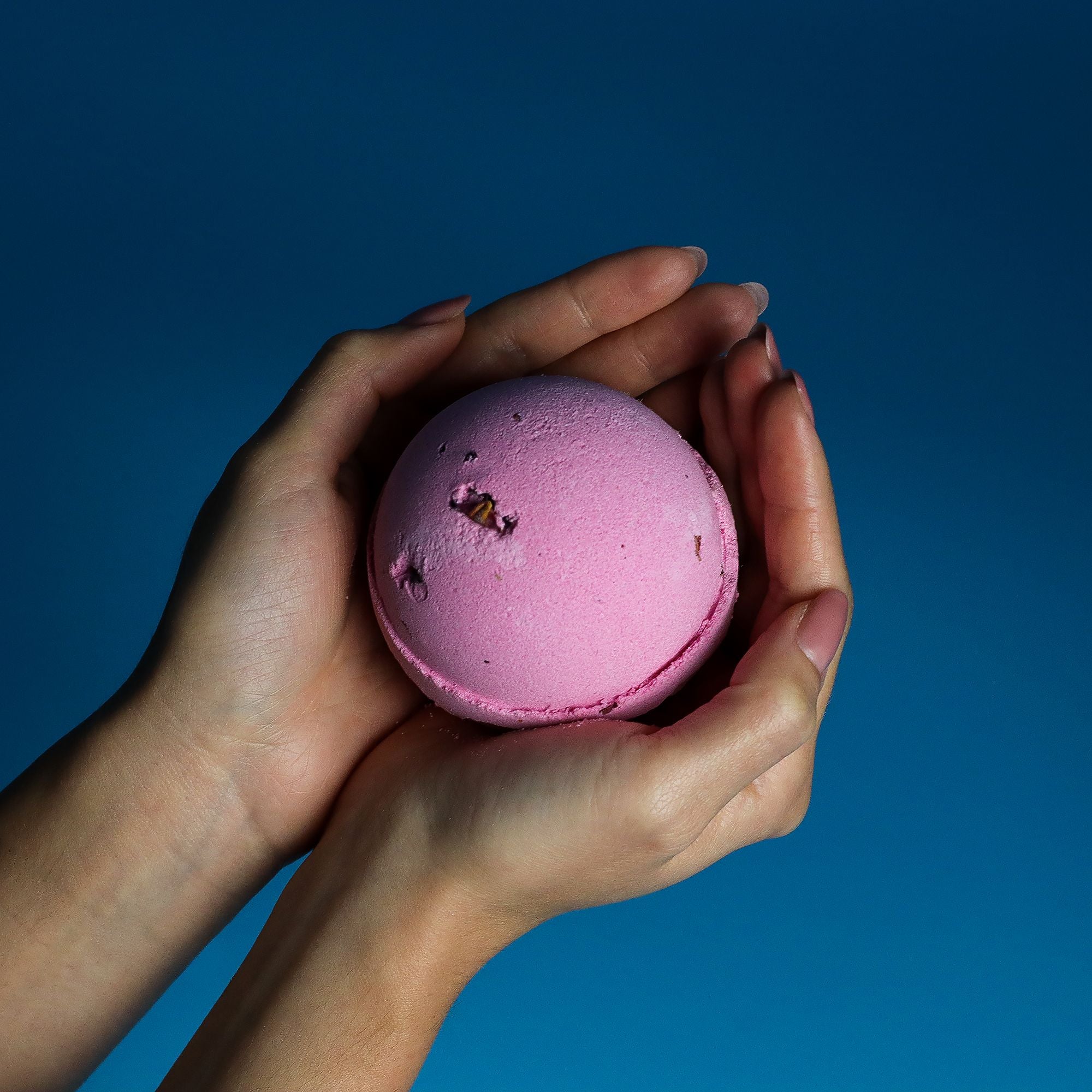 Rose & Petals Bath Bomb - 180g
